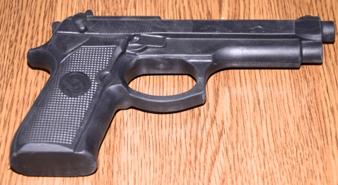 Пистолет резиновый TWT Beretta 92
