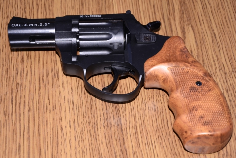 Револьвер под патрон Флобера Stalker 4,5" пластик под дерево