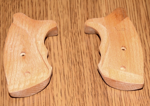 Накладки буковые для револьвера