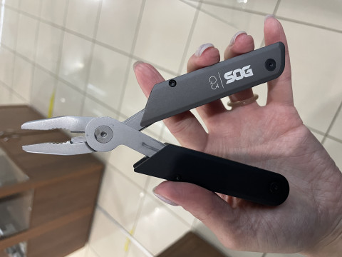 Мультитул SOG Baton Q3 ц: чорний