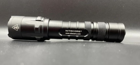 Водонепроникний, протиударний ліхтар Nitecore P20 UV Т