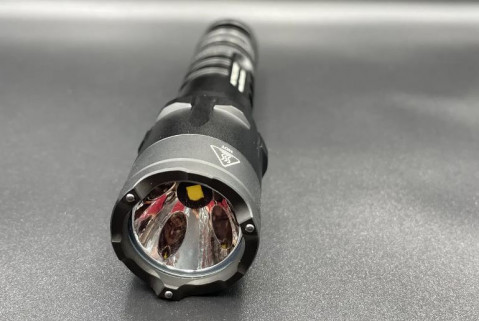 Водонепроникний, протиударний ліхтар Nitecore P20 UV Т