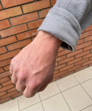 ЧОЛОВІЧА ФЛІСОВА ТЕРМОБІЛИЗНА СІРОГО КОЛЬОРУ