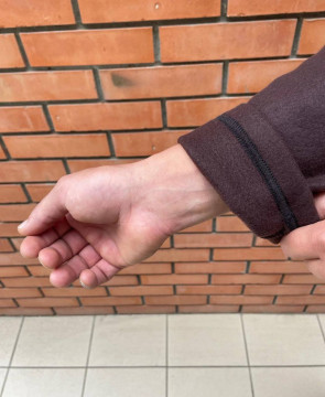 ЧОЛОВІЧА ФЛІСОВА ТЕРМОБІЛИЗНА КОРИЧНЕВОГО КОЛЬОРУ