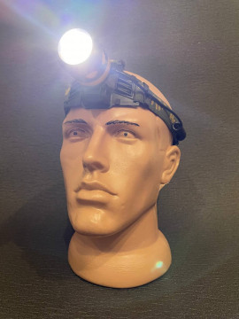 НАЛОБНИЙ ЛІХТАР ІЗ ЧЕРВОНИМ МАЯЧКОМ НА ПОТИЛИЦІ