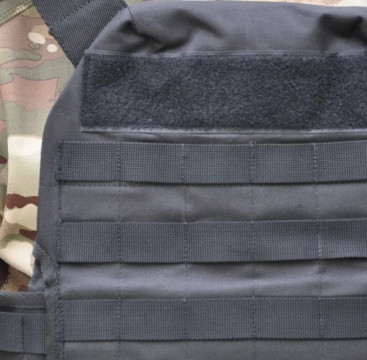 Універсальна регульована плитоноска чорного кольору, без плит