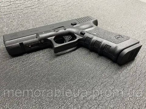 ПНЕВМАТИЧНИЙ ПІСТОЛЕТ UMAREX GLOCK 17 BLOWBACK КАЛ.4,5ММ