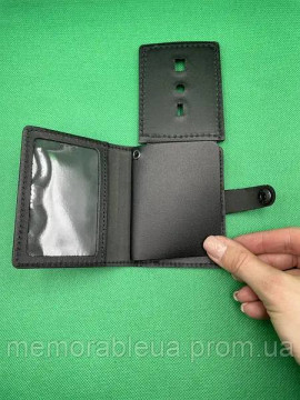 Обкладинка на посвідчення Національна поліція з жетоном на кнопці