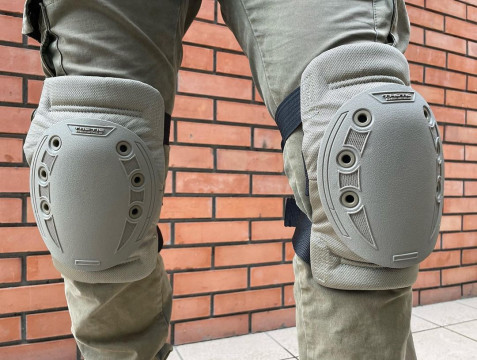 ПРОФЕСІЙНІ ВІЙСЬКОВІ НАКОЛІННИКИ