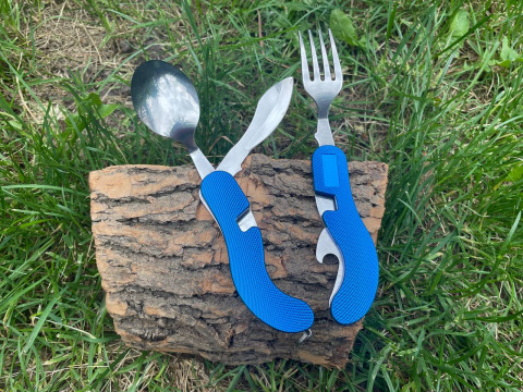 Складаний набір столових приборів: виделка, ложка, ніж, синій