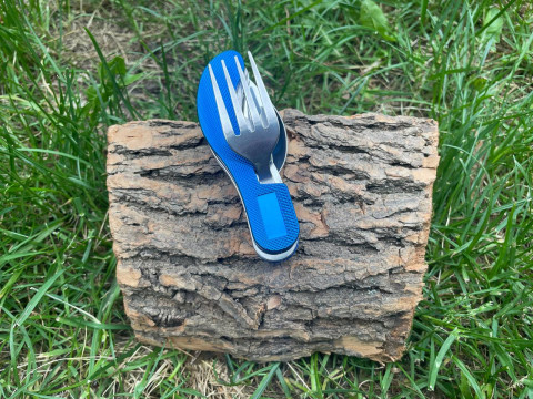 Складаний набір столових приборів: виделка, ложка, ніж, синій