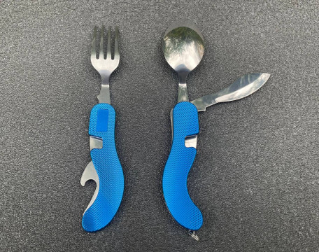 Складаний набір столових приборів: виделка, ложка, ніж, синій