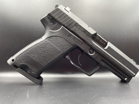 ПНЕВМАТИЧНИЙ СТРАЙКБОЛЬНИЙ ПІСТОЛЕТ UMAREX HECKLER & KOCH USP .45 КАЛ. 6ММ. GAS BLOWBACK