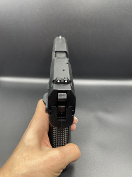 ПНЕВМАТИЧНИЙ СТРАЙКБОЛЬНИЙ ПІСТОЛЕТ UMAREX HECKLER & KOCH USP .45 КАЛ. 6ММ. GAS BLOWBACK