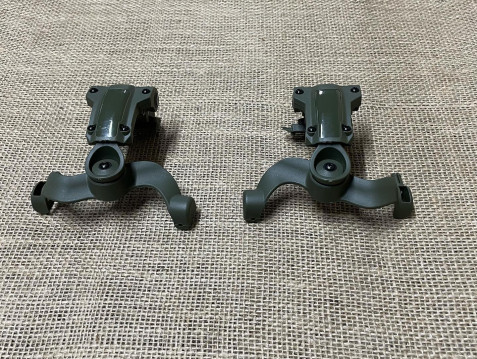 Універсальні адаптери на шолом для активних навушників