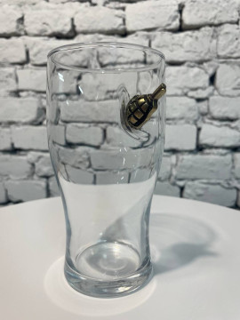 Пивний келих з інкрустованою гранатою-лимонкою із латуні