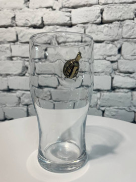 Пивний келих з інкрустованою гранатою-лимонкою із латуні