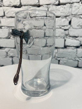 Пивний бокал з інкрутованою сокирою із латуні