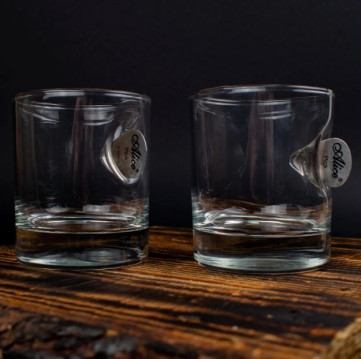 Пара склянок для віскі з медіатором в подарунковій упаковці
