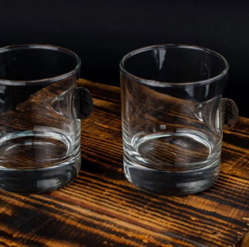 Пара склянок для віскі з медіатором в подарунковій упаковці