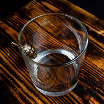 Склянка для віскі з лимонкою