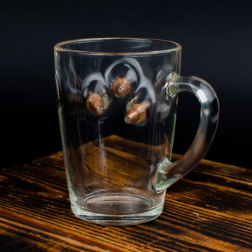 Чашка з трьома кулями