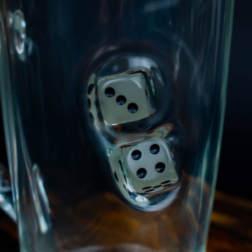 Чашка з кубиком