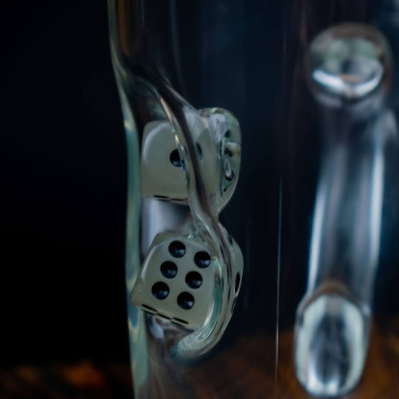 Чашка з кубиком