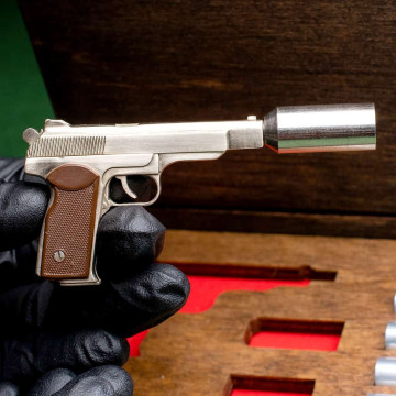 Мініатюрна cтріляюча модель пістолета Стєчкіна АПС з ракетницею в масштабі 1:4