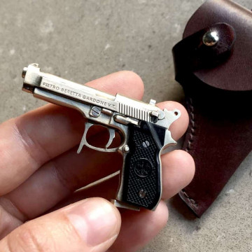 Мініатюрна cтріляюча модель пістолета Beretta 92FS в масштабі 1:4
