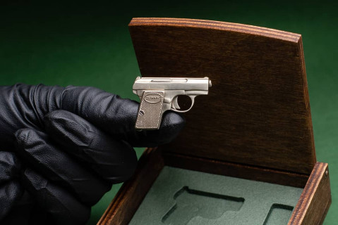 Колекційна модель пістолета FN Baby Browning