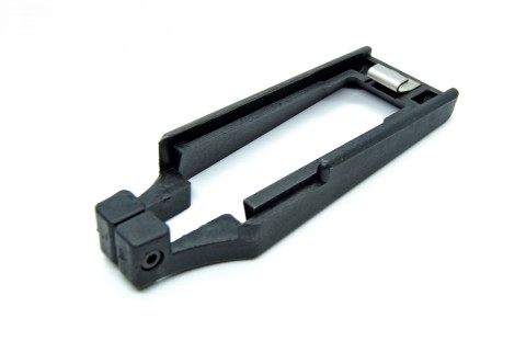 Збільшена шахта магазину для карабінів на базі АК