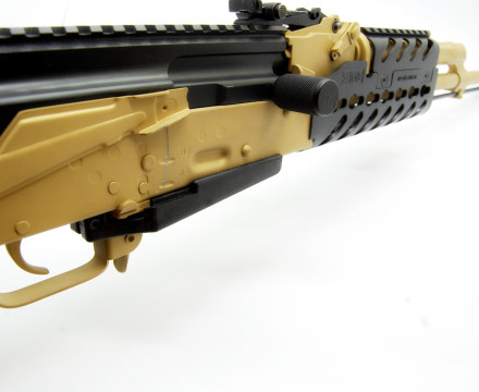 Збільшена шахта магазину для карабінів на базі АК