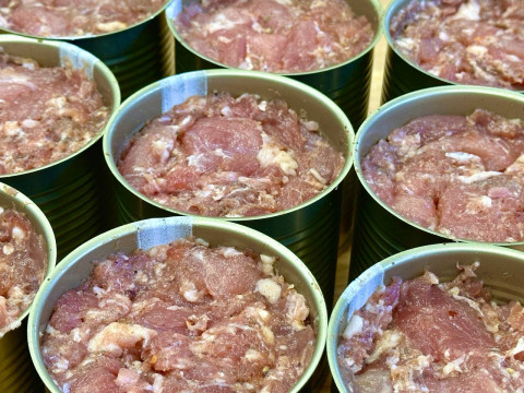 Консерва Консервована Свиняча Шинка - Готовий Продукт До Вживання