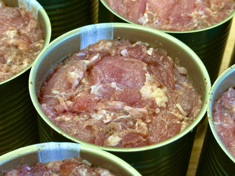 Консерва Консервована Свиняча Шинка - Готовий Продукт До Вживання