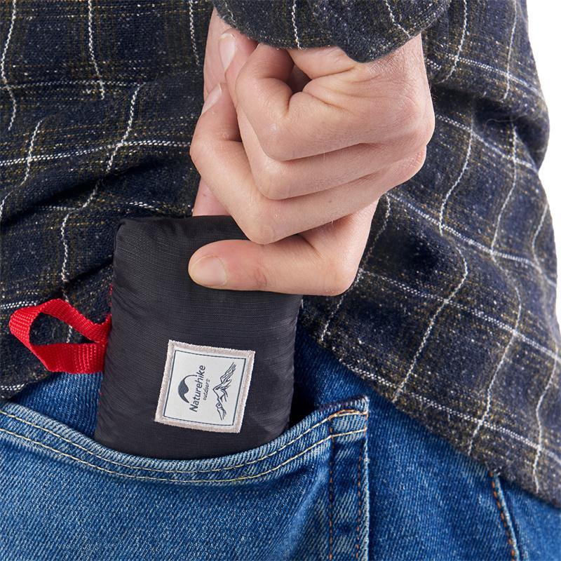 Килимок для пікніка водостійкий надлегкий Naturehike Moisture Picnic Mat NH17D050-B, 145x200 см, чорний