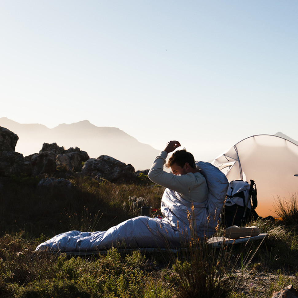 Спальник з натуральним пухом Naturehike CW700 CNK2450WS048, p-р M, жовто-сірий