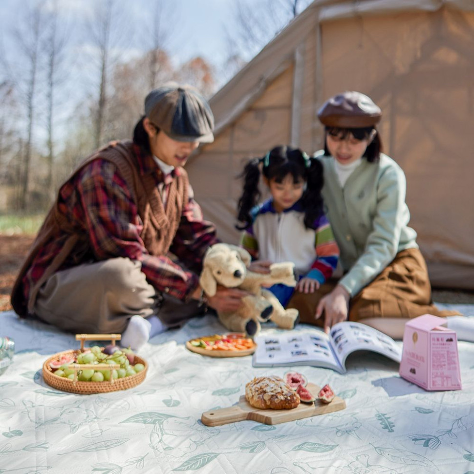 Килимок для пікніка водостійкий Naturehike CNH22DZ14004, 180×200 см, зелений з принтом