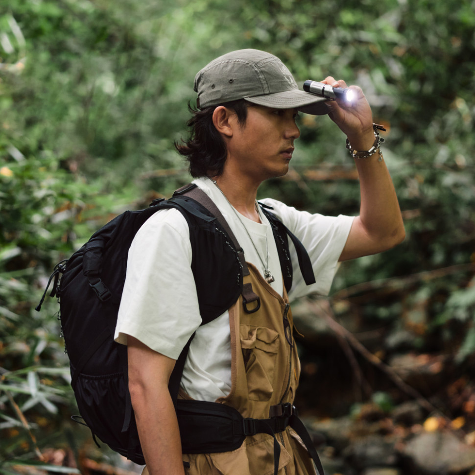 Ліхтар з кліпсою Naturehike CNK2450ZM013, чорно-сірий