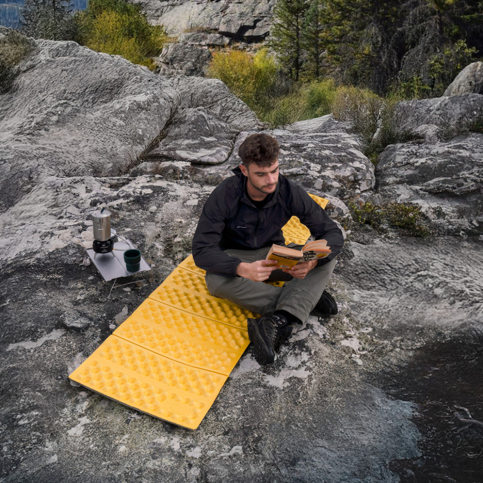 Килимок складний IXPE Naturehike CNK2550WS030, алюмінієва плівка, 18 мм, медово-золотий