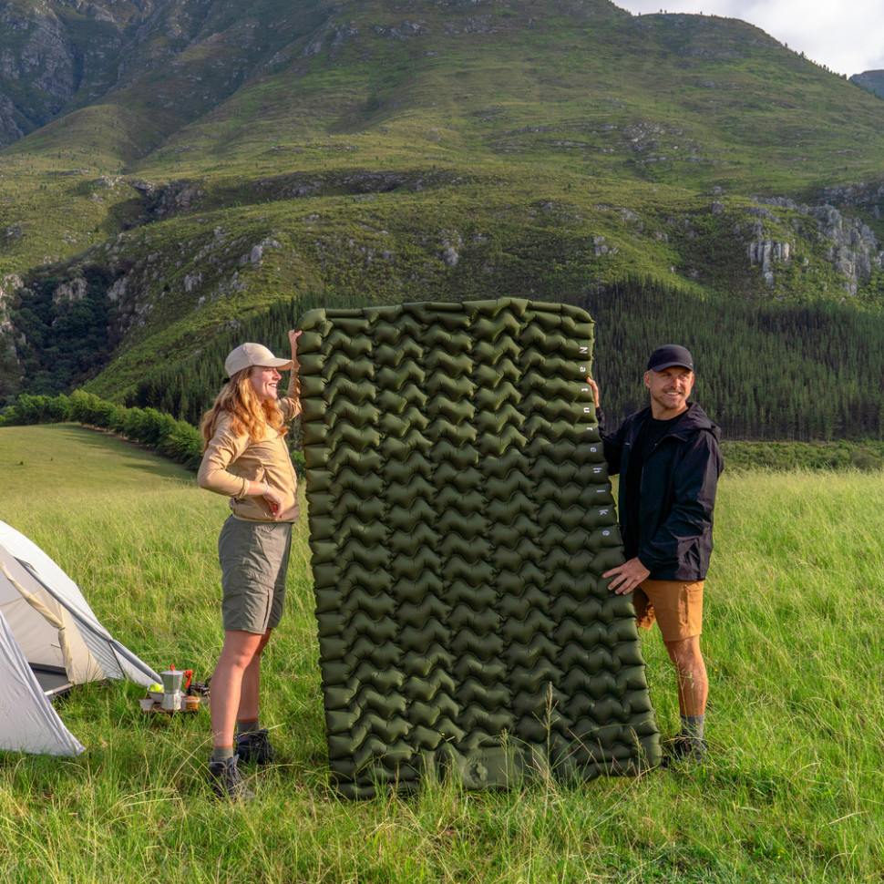 Матрац туристичний надувний одномісний  Naturehike CNK2550WS019, 200х60х6.5 см, синій із вбудованою помпою для надування