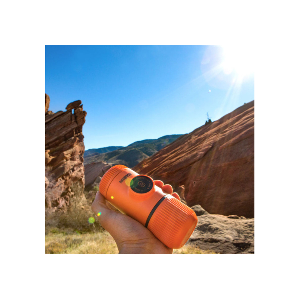 Портативна еспресо-кавоварка Wacaco Nanopresso помаранчева, механічна, для меленої кави