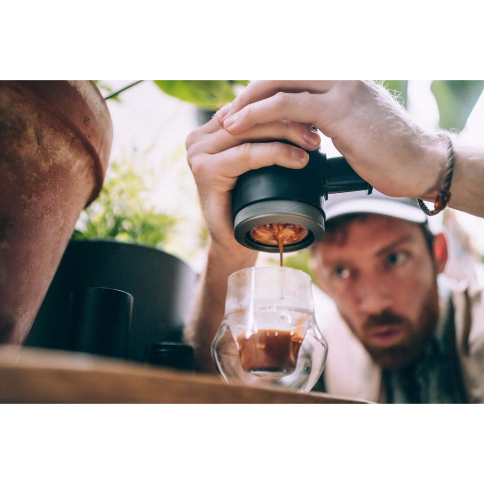 Портативна еспресо-кавоварка Wacaco Picopresso, механічна, для меленої кави