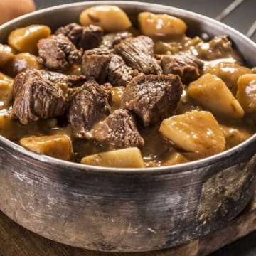 Гуляш из говядины с отварным картофелем Adventure Menu