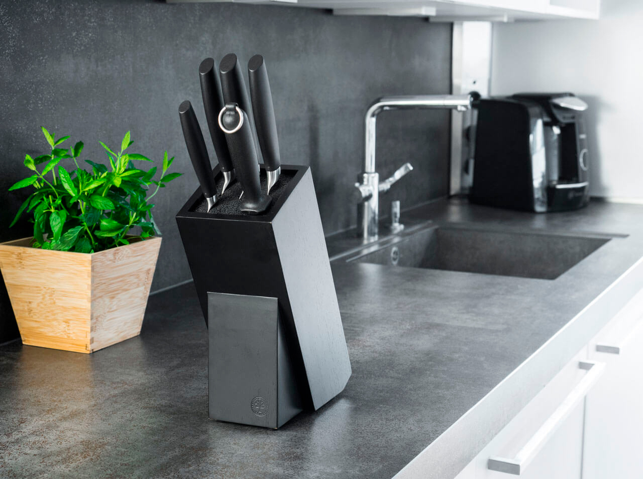 Подставка для ножей Boker Knife Block Gusto Wood. Цвет - black