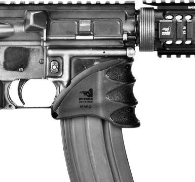 Накладка FAB Defense MWG на шахту магазина AR15/M16. Цвет - песочный