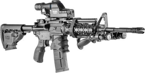 Накладка FAB Defense MWG на шахту магазина AR15/M16. Цвет - песочный