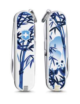 Ніж Victorinox Сlassic "The Giant Panda"