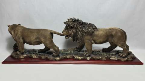 Скульптура Лев з Левицею