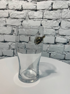 Пивний келих з інкрустованою гранатою-лимонкою із латуні